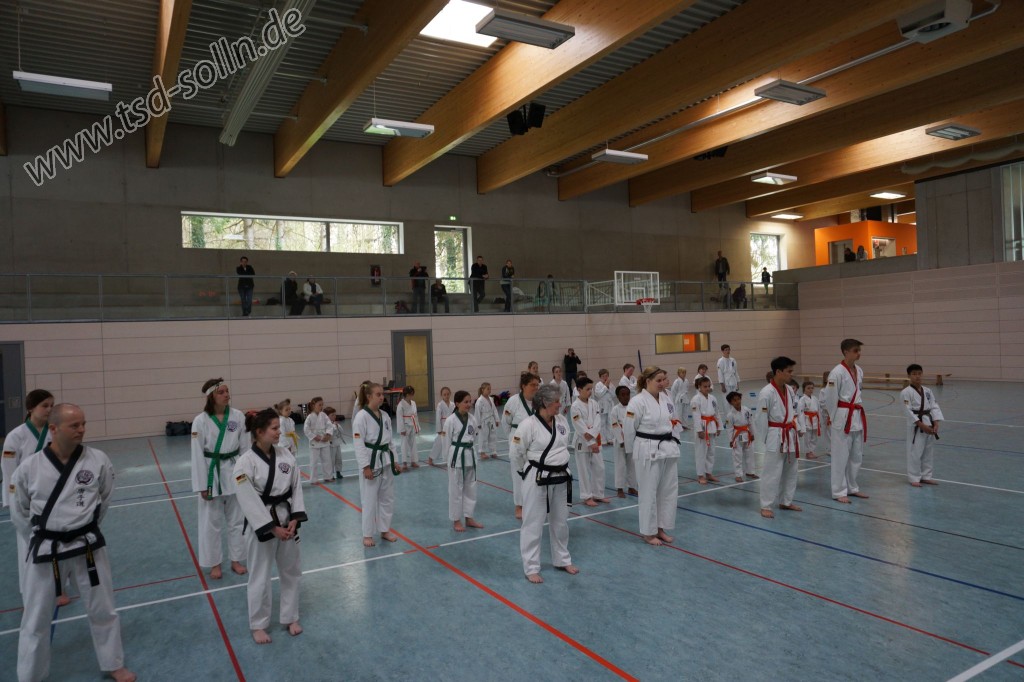 Tang Soo Do Kinder und Jugendlehrgang Anfangsaufstellung Tang Soo Do Kinder und Jugendlehrgang Anfangsaufstellung